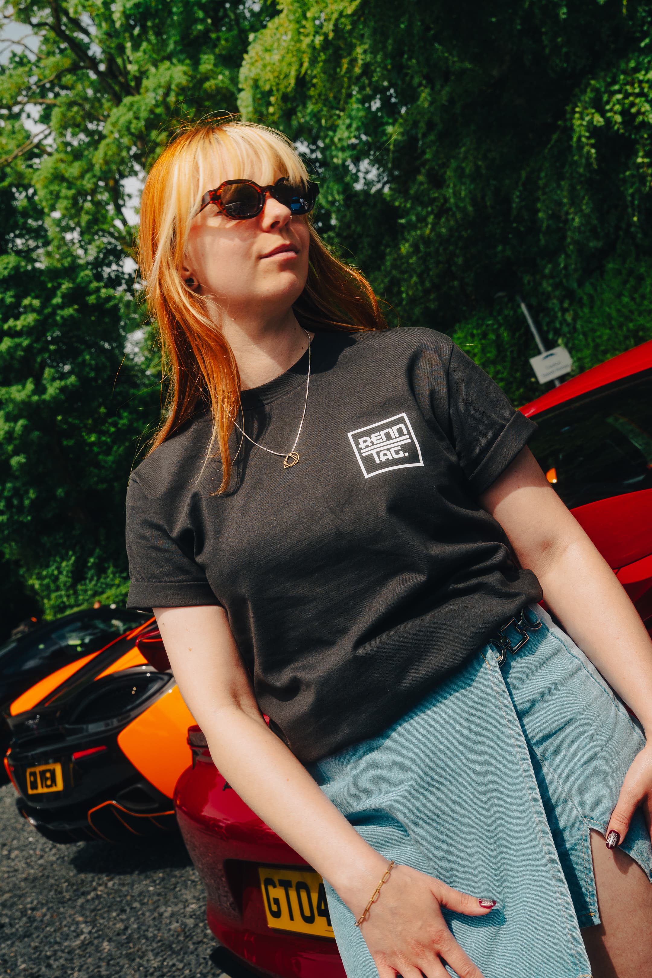 Renntag T-Shirt - Charcoal - woman wearing the charcoal renntag t-shirt with the box logo on the chest